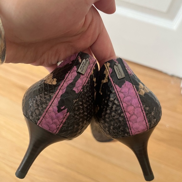 Coach purple snakeskin pattern high heels - Picture 2 of 4